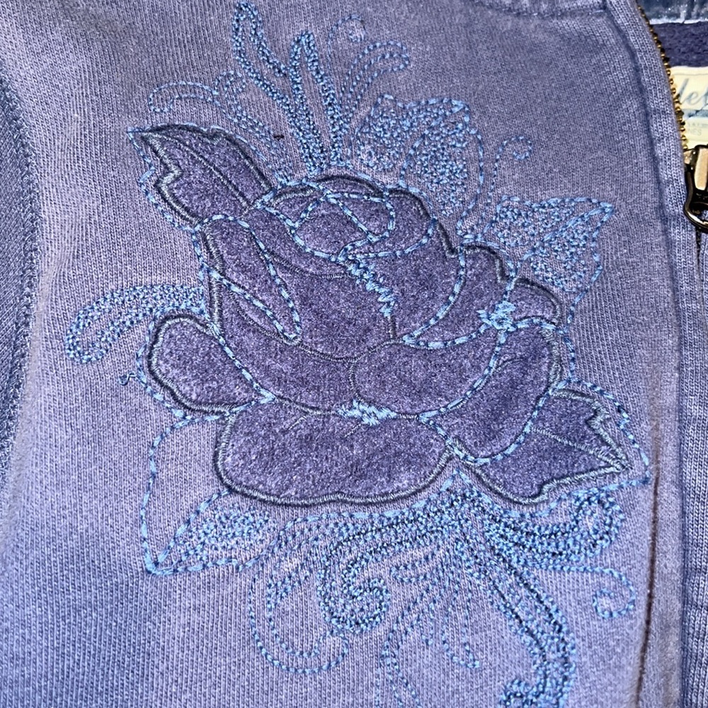 NWOT American Eagle embroidered flower hoodie size M! Super cute!! - Picture 3 of 9